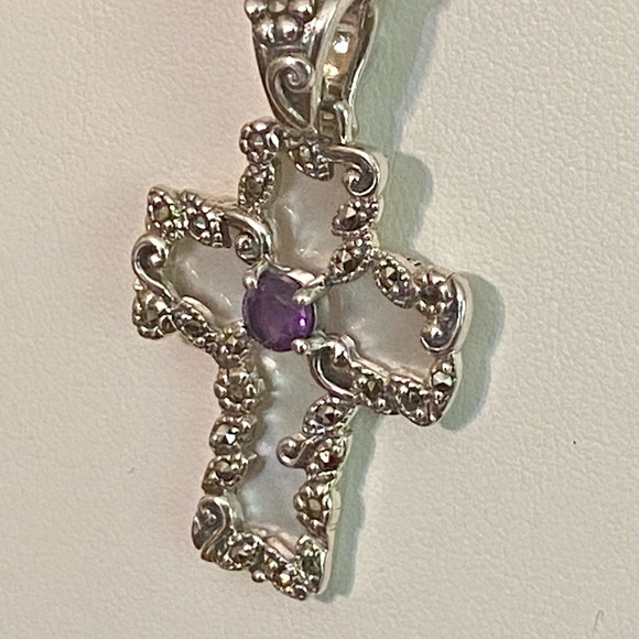 Silver Cross Pendant Necklace! - Picture 6 of 7